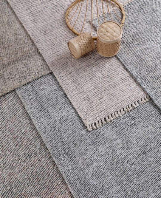 Luxury Meets Comfort: Discovering the Softness and Durability of Mirzia Rugs